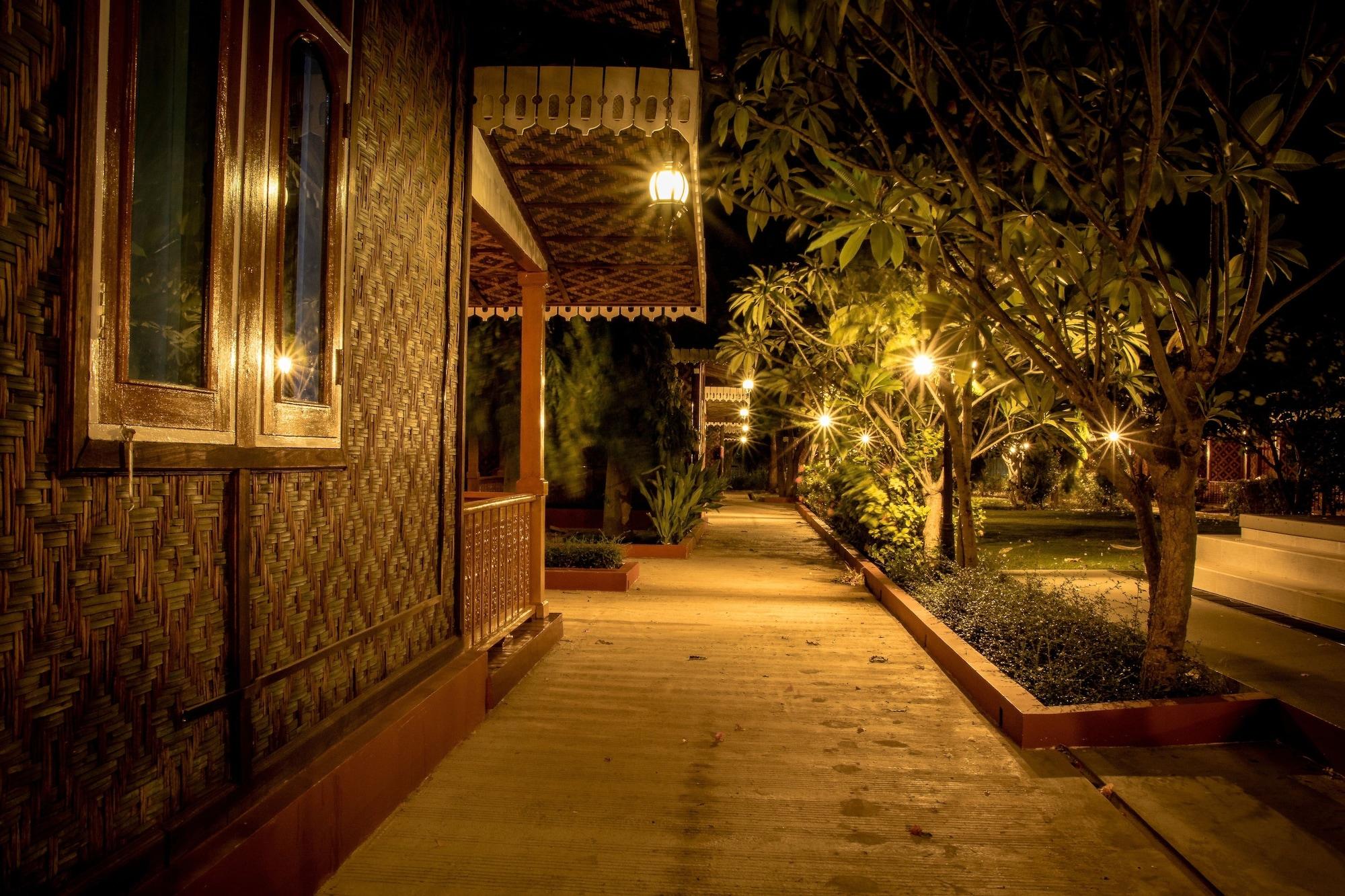 Ruby True Hotel Bagan Exterior photo